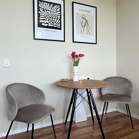 Air-Conditioned Studio, Close To City Centre & Tram Stop Bratislava Exterior foto