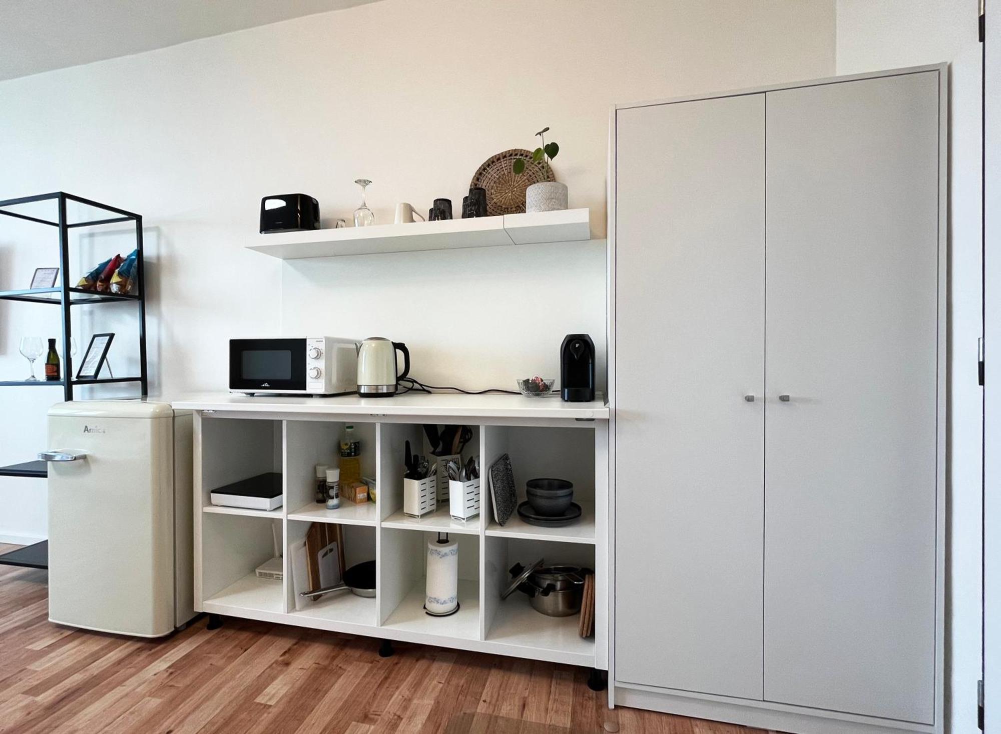 Air-Conditioned Studio, Close To City Centre & Tram Stop Bratislava Exterior foto